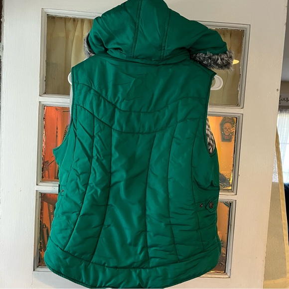 Maurice’s Green Puffy Vest - Picture 6 of 6
